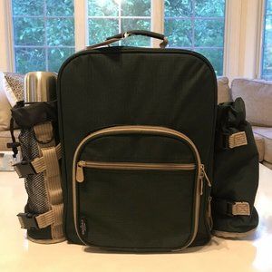 GREENFIELD COLLECTION Picnic Backpack Hamper for 2